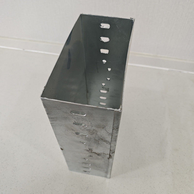 Trong nhà Solid Bottom loại Cable Tray với chiều dài tùy chỉnh và kết thúc mạ
