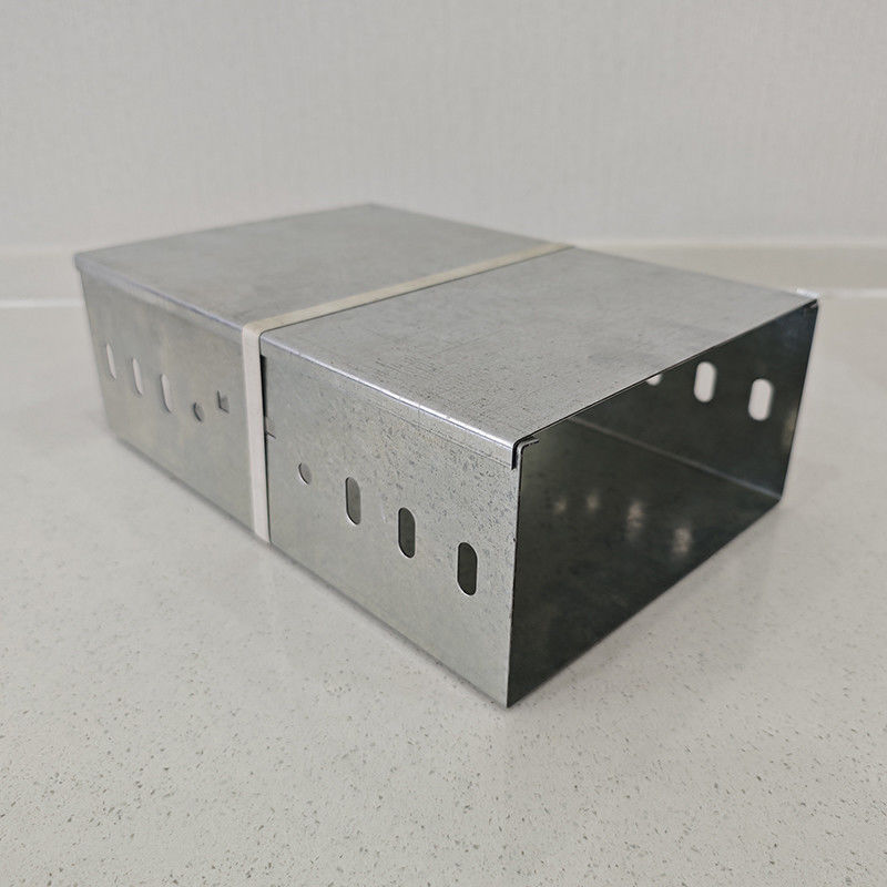 Chống khí hậu Solid Bottom Cable Tray For Wall Mount Load Capacity Based on Size Steel