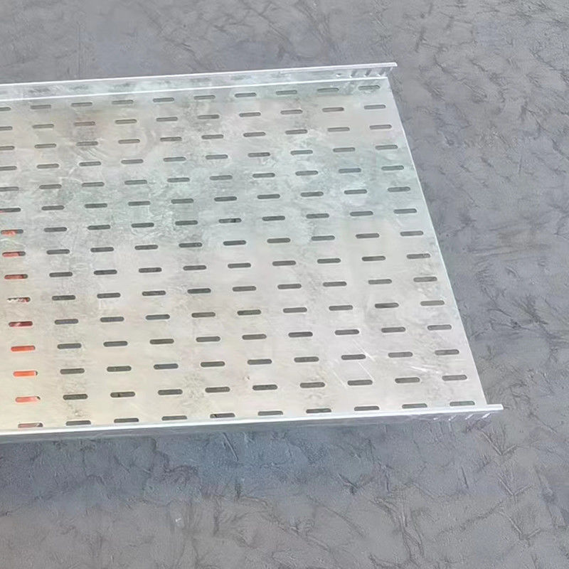 Thang cáp kẽm nóng trong nhà ngoài trời với đường thông gió hoặc rãnh lỗ