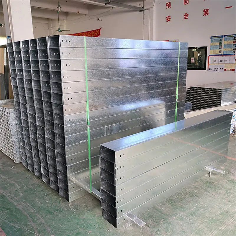 Thang cáp galvanized không cháy tùy chỉnh chiều dài đáy rắn Thang cáp với đầu nối